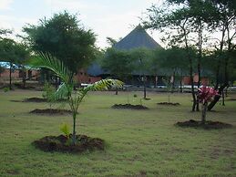 Chobe Lesoma Chalets Hotel