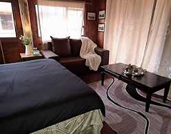 Chobe Lesoma Chalets Hotel