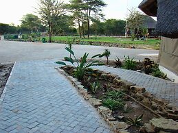 Chobe Lesoma Chalets Hotel