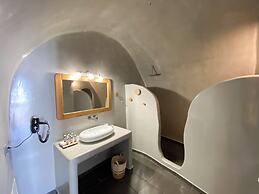 Esmi Suites Santorini
