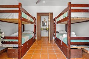 Los Gonzalez Hotel by Monyxbnb