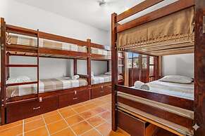 Los Gonzalez Hotel by Monyxbnb