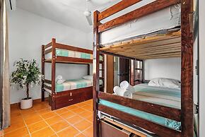 Los Gonzalez Hotel by Monyxbnb