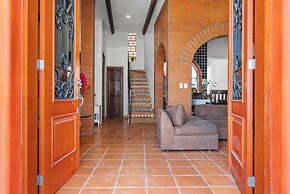Los Gonzalez Hotel by Monyxbnb