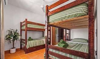 Los Gonzalez Hotel by Monyxbnb