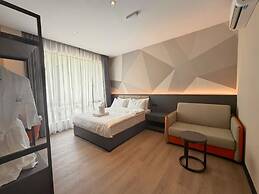 I-FLY HOTEL