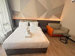 I-FLY HOTEL