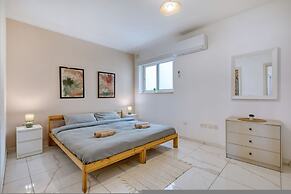 Spacious 4 Bedroom 4 Bathrooms Apartment