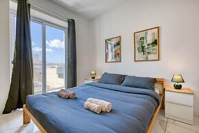 Spacious 4 Bedroom 4 Bathrooms Apartment