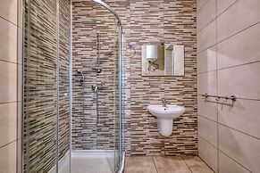 Spacious 4 Bedroom 4 Bathrooms Apartment