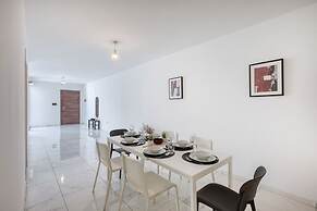 Spacious 4 Bedroom 4 Bathrooms Apartment