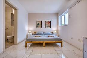 Spacious 4 Bedroom 4 Bathrooms Apartment