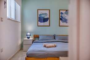 Spacious 4 Bedroom 4 Bathrooms Apartment