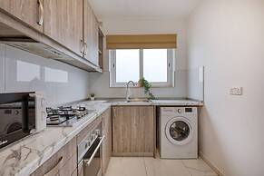 Spacious 4 Bedroom 4 Bathrooms Apartment