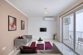 Spacious 4 Bedroom 4 Bathrooms Apartment
