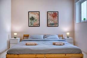 Spacious 4 Bedroom 4 Bathrooms Apartment