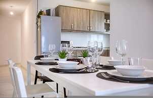 Spacious 4 Bedroom 4 Bathrooms Apartment