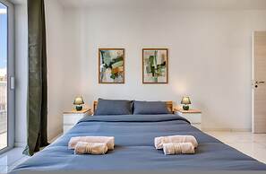 Spacious 4 Bedroom 4 Bathrooms Apartment