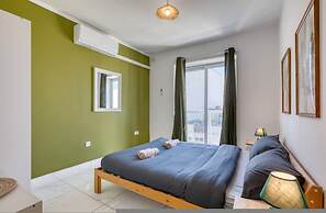 Spacious 4 Bedroom 4 Bathrooms Apartment