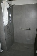 Plains Motor Inn