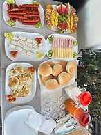 Liel Holiday