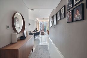 Chic 2BR in Paramount Midtown