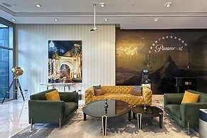 Chic 2BR in Paramount Midtown