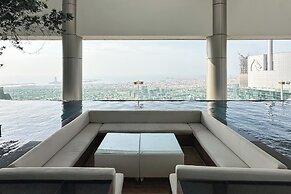 Chic 2BR in Paramount Midtown