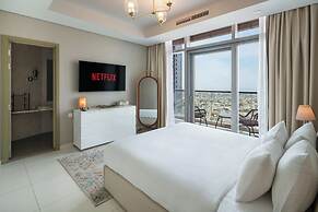 Chic 2BR in Paramount Midtown