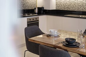 Chic 2BR in Paramount Midtown