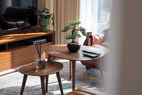 Chic 2BR in Paramount Midtown