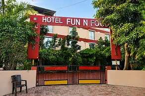 Hotel Fun N Food