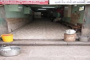 SAH HAVELI 400m WALK TO KASHI VISHWANATH