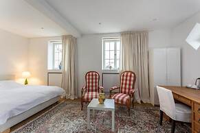 Landhaus Reverchon KG