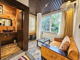 Serenity the villa by Beta Bawarchi