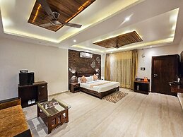 Serenity the villa by Beta Bawarchi