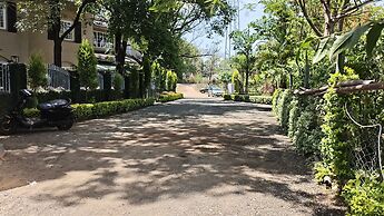 Serenity the villa by Beta Bawarchi