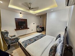 Serenity the villa by Beta Bawarchi