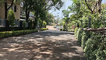 Serenity the villa by Beta Bawarchi
