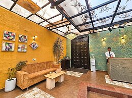 Serenity the villa by Beta Bawarchi