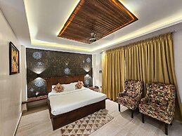 Serenity the villa by Beta Bawarchi