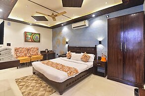 Serenity the villa by Beta Bawarchi