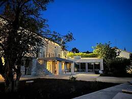 The B luxury countryside