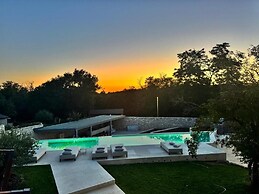 The B luxury countryside