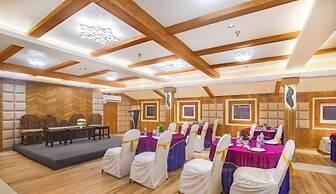 Sondermall Palace