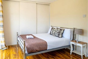 House Sleeps 5 - Wifi & Tv