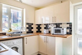 House Sleeps 5 - Wifi & Tv