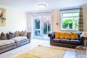 House Sleeps 5 - Wifi & Tv