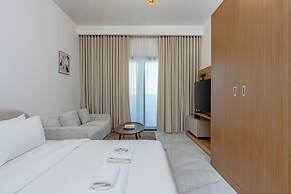 Modern Studio with Premium Amenities