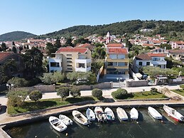 Perla Blu - Modern Seaside Escape